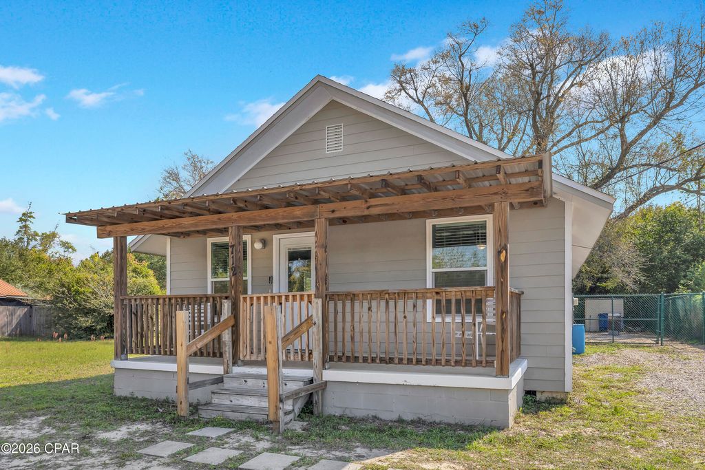712 College Avenue, Panama City, FL 32401