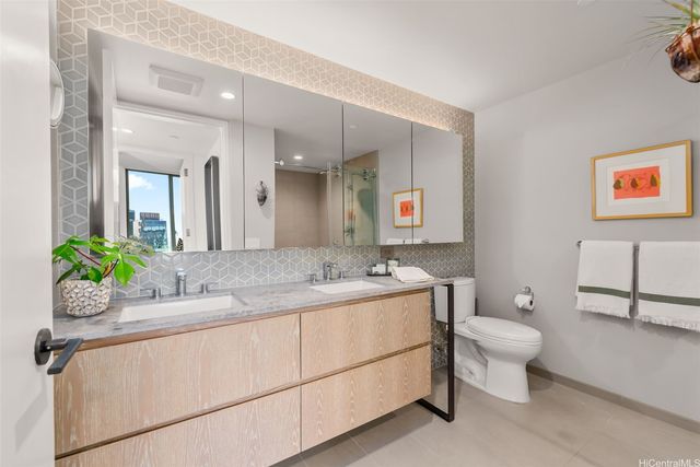 1000 Auahi Street PH 4002, Honolulu, HI 96814