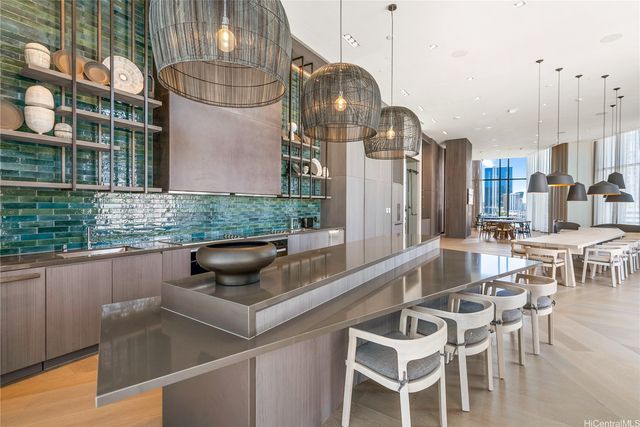 1000 Auahi Street PH 4002, Honolulu, HI 96814