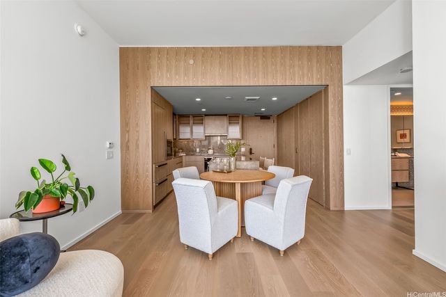 1000 Auahi Street PH 4002, Honolulu, HI 96814