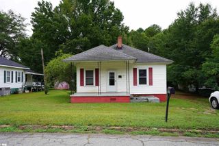 17 Gallon Street, Laurens, SC 29360