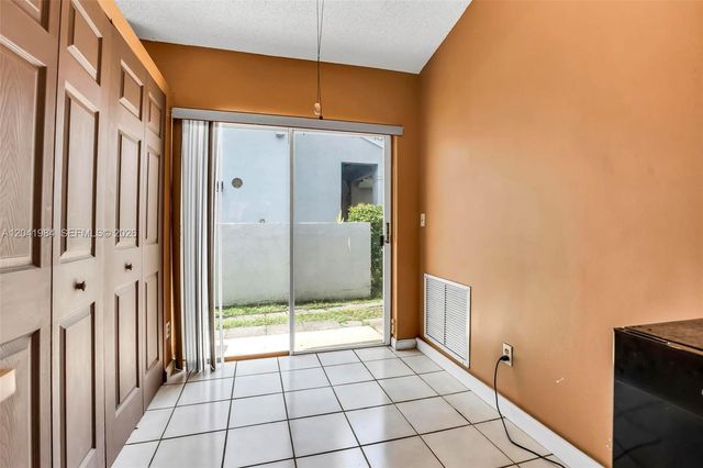 220 NW 207th Way, Pembroke Pines, FL 33029