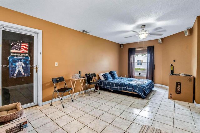 220 NW 207th Way, Pembroke Pines, FL 33029