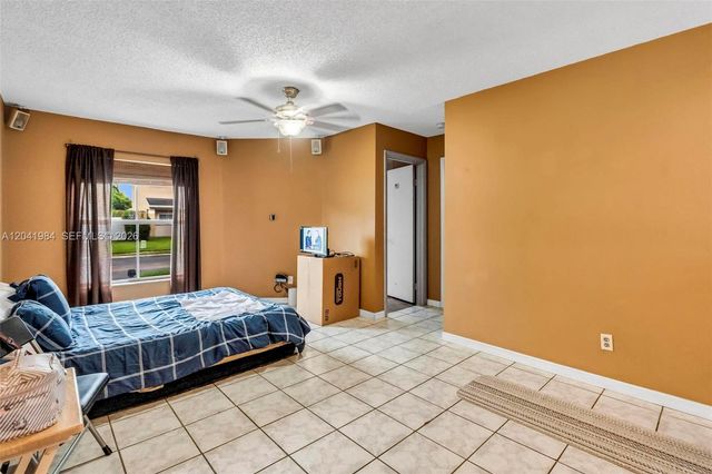 220 NW 207th Way, Pembroke Pines, FL 33029