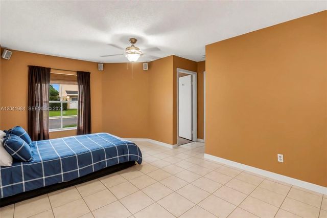 220 NW 207th Way, Pembroke Pines, FL 33029