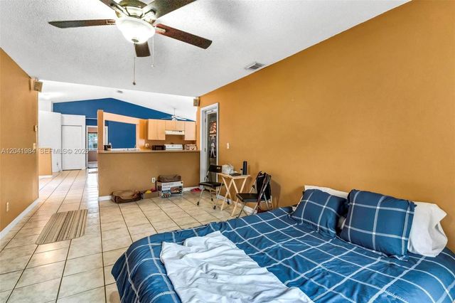 220 NW 207th Way, Pembroke Pines, FL 33029