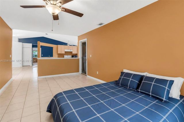 220 NW 207th Way, Pembroke Pines, FL 33029