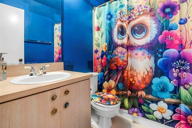 220 NW 207th Way, Pembroke Pines, FL 33029