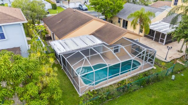 220 NW 207th Way, Pembroke Pines, FL 33029