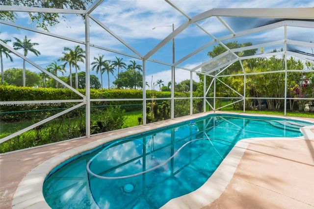 220 NW 207th Way, Pembroke Pines, FL 33029