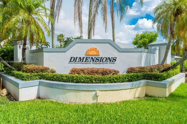 220 NW 207th Way, Pembroke Pines, FL 33029