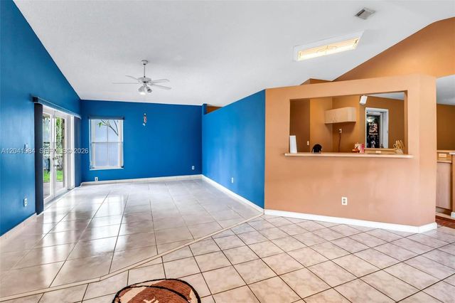 220 NW 207th Way, Pembroke Pines, FL 33029