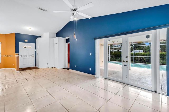 220 NW 207th Way, Pembroke Pines, FL 33029