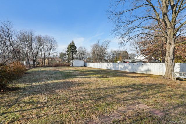 19 Tanneyanns Lane, West Haverstraw, NY 10993