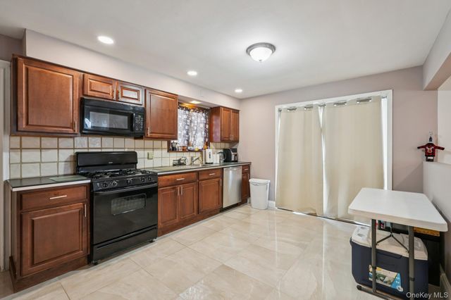 19 Tanneyanns Lane, West Haverstraw, NY 10993