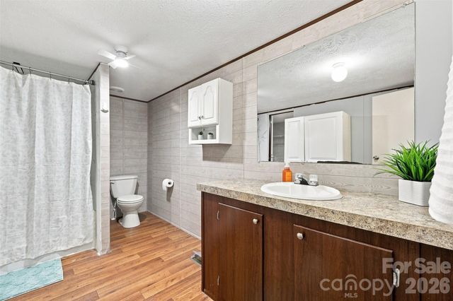 4782 29th Street Drive NE, Hickory, NC 28601