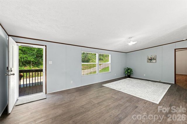 4782 29th Street Drive NE, Hickory, NC 28601