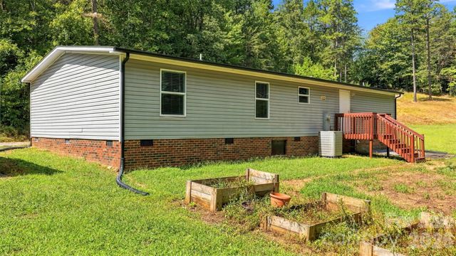 4782 29th Street Drive NE, Hickory, NC 28601
