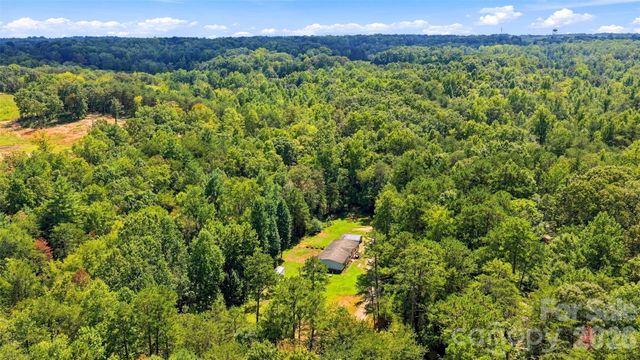 4782 29th Street Drive NE, Hickory, NC 28601
