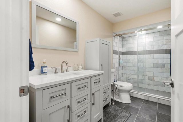 1431 Rosewood PASS, Oconomowoc, WI 53066