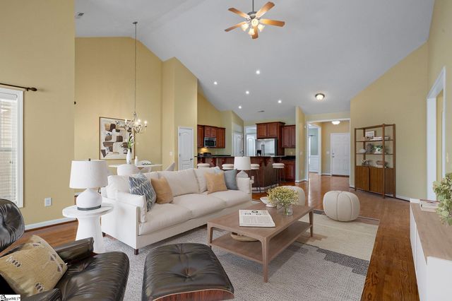 27 Pine Island Drive, Simpsonville, SC 29681