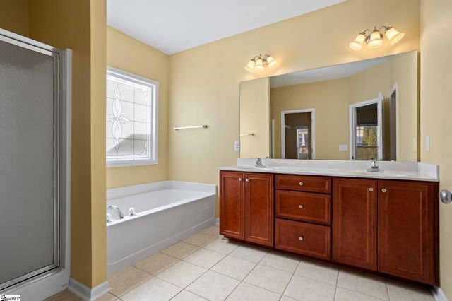 27 Pine Island Drive, Simpsonville, SC 29681