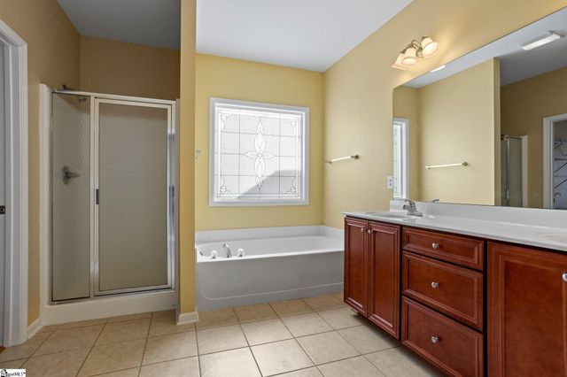 27 Pine Island Drive, Simpsonville, SC 29681