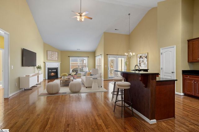 27 Pine Island Drive, Simpsonville, SC 29681