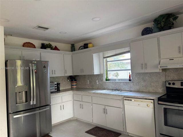 4609 Bayberry Ln, Tamarac, FL 33319