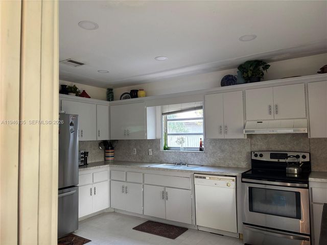 4609 Bayberry Ln, Tamarac, FL 33319