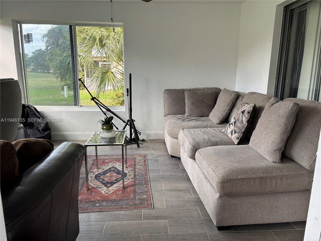 4609 Bayberry Ln, Tamarac, FL 33319