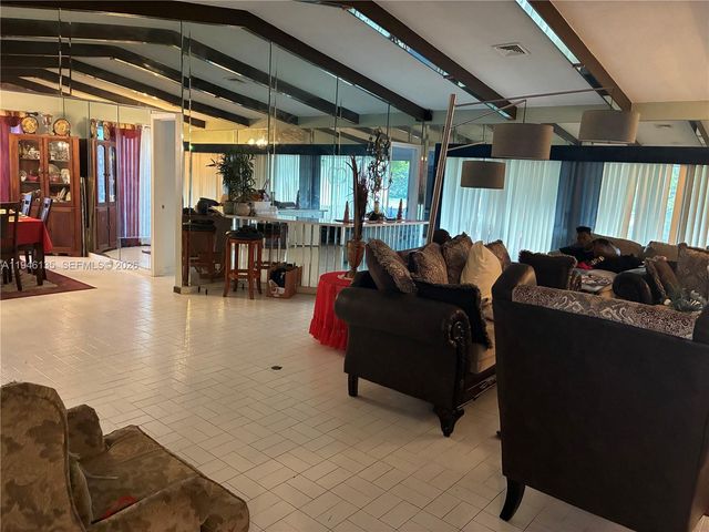 4609 Bayberry Ln, Tamarac, FL 33319