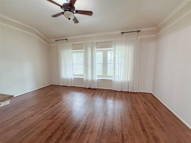 205 Peppermint Drive, Lake Jackson, TX 77566