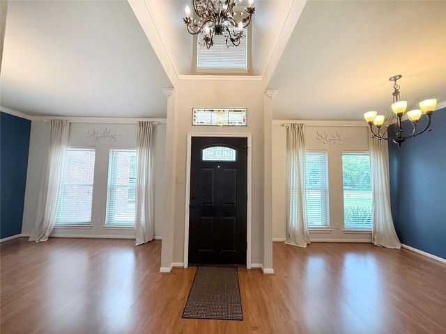 205 Peppermint Drive, Lake Jackson, TX 77566