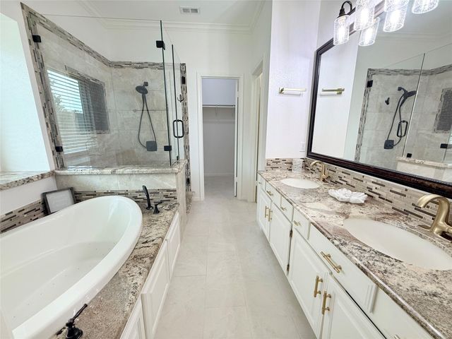 205 Peppermint Drive, Lake Jackson, TX 77566