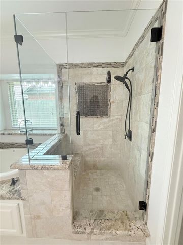 205 Peppermint Drive, Lake Jackson, TX 77566
