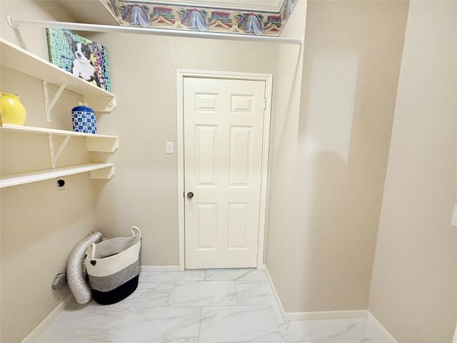 205 Peppermint Drive, Lake Jackson, TX 77566