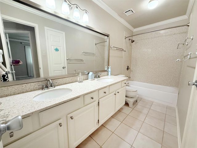 205 Peppermint Drive, Lake Jackson, TX 77566