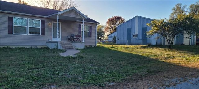7764 2nd Street, Higginsville, MO 64037