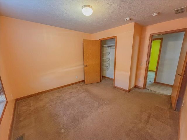 7764 2nd Street, Higginsville, MO 64037