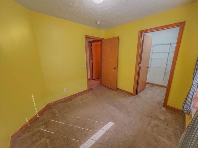 7764 2nd Street, Higginsville, MO 64037