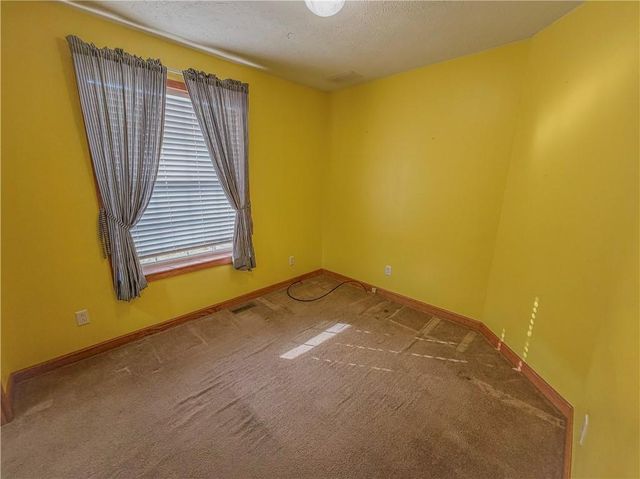 7764 2nd Street, Higginsville, MO 64037