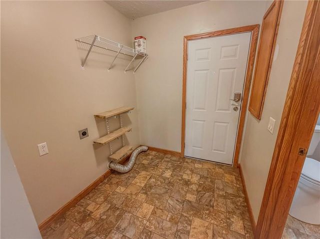 7764 2nd Street, Higginsville, MO 64037