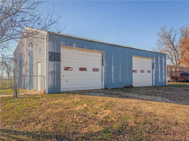7764 2nd Street, Higginsville, MO 64037
