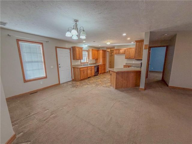 7764 2nd Street, Higginsville, MO 64037