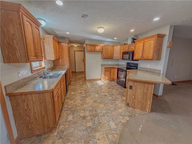 7764 2nd Street, Higginsville, MO 64037