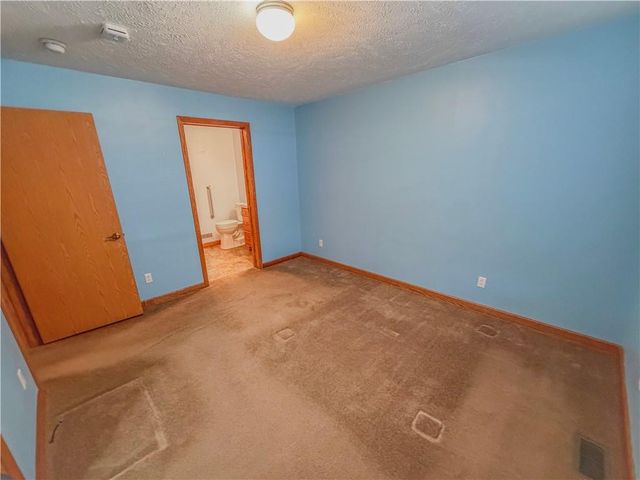 7764 2nd Street, Higginsville, MO 64037