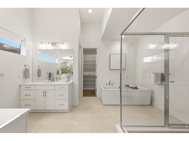 6121 Chester St, Denver, CO 80238
