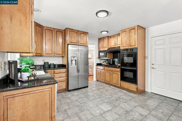 140 Lucinda Ln, Pleasant Hill, CA 94523