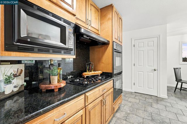 140 Lucinda Ln, Pleasant Hill, CA 94523